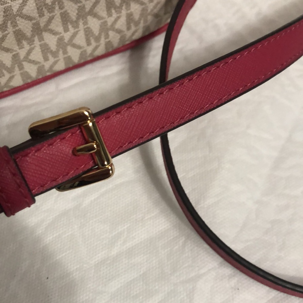 Michael Kors Jet Set Crossbody Bag - Picture 2 of 8